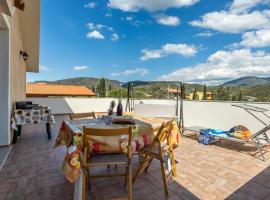 Casa vacanza con vista panoramica, hotel in Viddalba