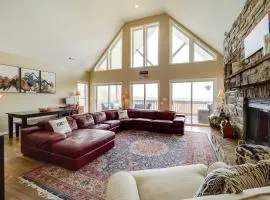 Deck, Grill and Fire Pit Sugar Mountain Retreat!