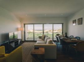 Best Houses 74 - SurfSide Lodge, chalé alpino em Peniche