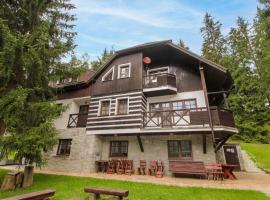 Holiday Home Chata Labaika by Interhome, hotel in Harrachov