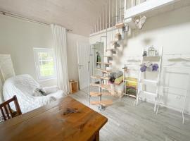 Holiday Home tiny lavender house by Interhome, hotel in Sankt Anna am Aigen