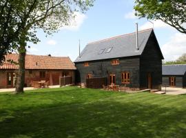 Red House Barns Sternfield، مكان عطلات للإيجار في Friston