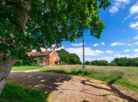 Boot Cottage, hotel with parking in Sudbourne