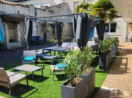 Cit'Hotel Le Cheval Blanc, Cognac Centre, hotel v destinaci Cognac