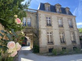 La Villa Beaupeyrat - Apparthôtels de charme dans bâtisse de caractère, отель в Лиможе