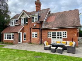 Tower Cottage, pet-friendly hotel in Walberswick