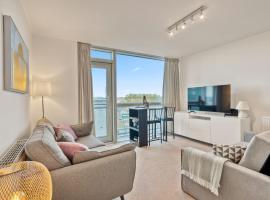 Delightful Apartment Wandsworth, hotel malapit sa Southside Shopping Centre, London