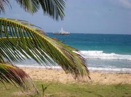 'Crows Nest' Studio Apt., hotel en Isla Grande del Maíz