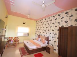 Hotel Mukund Priya- Near Krishna Janam Bhoomi, хотел в Матура