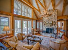 Mill Spring에 위치한 주차 가능한 호텔 Mountain Dream Luxury Cottage With Fireplace
