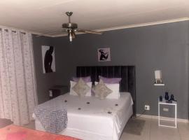 Warmbaths Thai Spa and Guest House, ξενοδοχείο με υδρομασάζ σε Bela-Bela