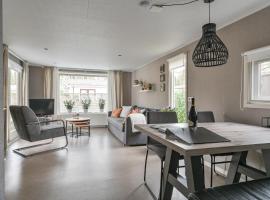 Ruime Luxe Chalet midden in de Veluwe., feriebolig i Hoenderloo