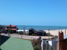 Cabañas Punta Palmar (Casa 3), hotel in Punta Del Diablo