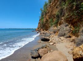 Charming 1-Bedroom House in St Thomas Jamaica, hotelli kohteessa Belfast