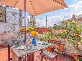 2 Bedroom Nice Home In Farnese, hotel in Farnese