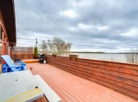 Prairie-Style Home on Garden Bay with Deck and Hot Tub