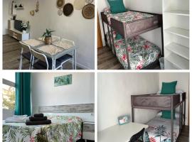 Alojamiento entero. Piso en el centro de El Vendrell., holiday rental sa El Vendrell