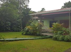 Arenal ginger home, hotel in Fortuna