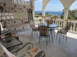 Country house by the Sea 200m & Sea View with garden