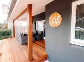 Beach Boutique With River View, cheap hotel in Maroochydore