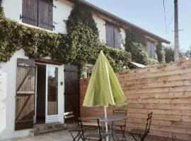 A deux pas de Cabourg ,avec une belle vue sur la campagne normande.A grangues