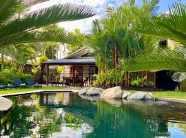 Villa Coral - Tropical Oasis Footsteps to Four Mile Beach