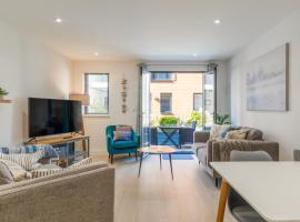 1 Putsborough - Luxury Apartment at Byron Woolacombe, only 4 minute walk to Woolacombe Beach! – hotel w mieście Woolacombe