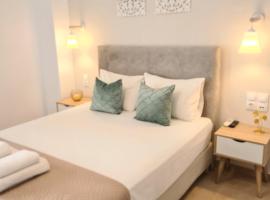 Bella Mare Luxury Apartments, hotel in Kalamaki Heraklion