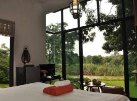 Private Villa88 Groups & families in Chiang Mai, hotell i Ban Don