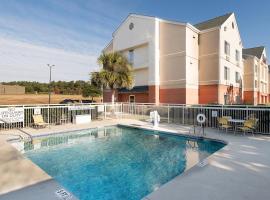 Fairfield Inn Orangeburg, хотел в Оринджбърг