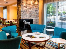Fairfield Inn & Suites by Marriott Atlanta Perimeter Center, хотел близо до Метростанция MARTA-Dunwoody, Атланта