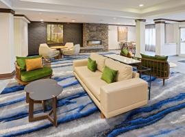 Fairfield Inn & Suites by Marriott Elizabethtown، فندق في إليزابيث تاون