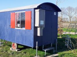 Pipowagen Eldikse Blauwe, кемпінг у місті Lienden