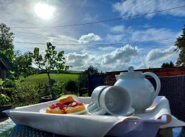 Longstone Luxury Country Boutique Two Bedroom Cottage, Exmoor, Challacombe, North Devon、Challacombeのホテル