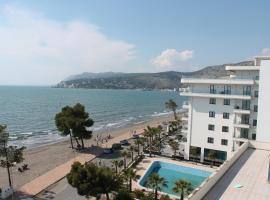 Blue Apartments & Hotel Shengjin, hotelli kohteessa Shëngjin