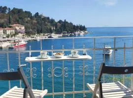 Beautiful seaside 2 bedroom apartment Babina