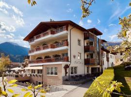 Hotel Tyrol, hotel in Malles Venosta