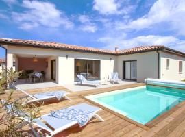 4 Bedroom Lovely Home In La Bgude De Mazenc, hotel with pools in La Bégude-de-Mazenc