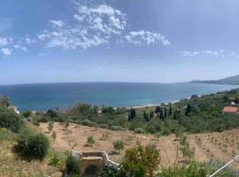 Koroni Family house with the best view 84 sqm, hotel em Koroni
