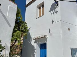 Casa Torreta village house with great views, holiday rental sa Sedella