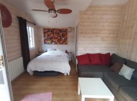 CHALET, hotel met parkeren in La Guierche