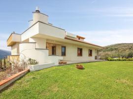 Amazing Home In Roccadaspide With Wifi, Hotel in Roccadaspide