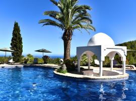 Seven Senses Luxury Hilltop villa with sea views, hotell i Santa Eularia des Riu