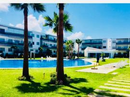 luxury apartments-Blanca beach, hotel en Sidi Rahal