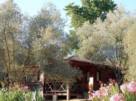 Gites Chalets de Grosseto-Prugna, landsted i Grosseto-Prugna