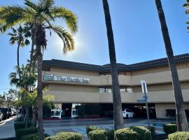 The Pacific Inn, hotel near Rancho Los Alamitos Historic Ranch & Gardens, Seal Beach