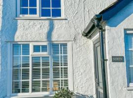 SEREN cottage by the sea: Llangadwaladr şehrinde bir otoparklı otel