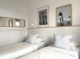Costa Beach, hotel in Costa da Caparica