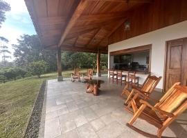 Casa areno lodge, holiday home in Bijagua