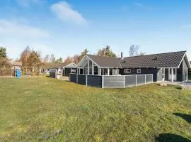 Four-Bedroom Holiday Home In Vaggerlose